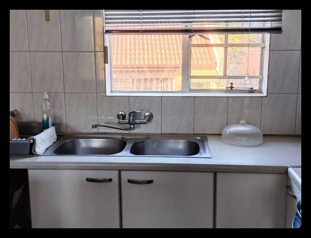 2 BEDROOM TOWNHOUSE FOR SALE IN GLEN MARAIS